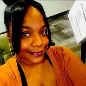 Meet your Posher, Jona